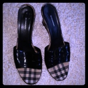 Burberry Authentic Nova print size 8.5 US